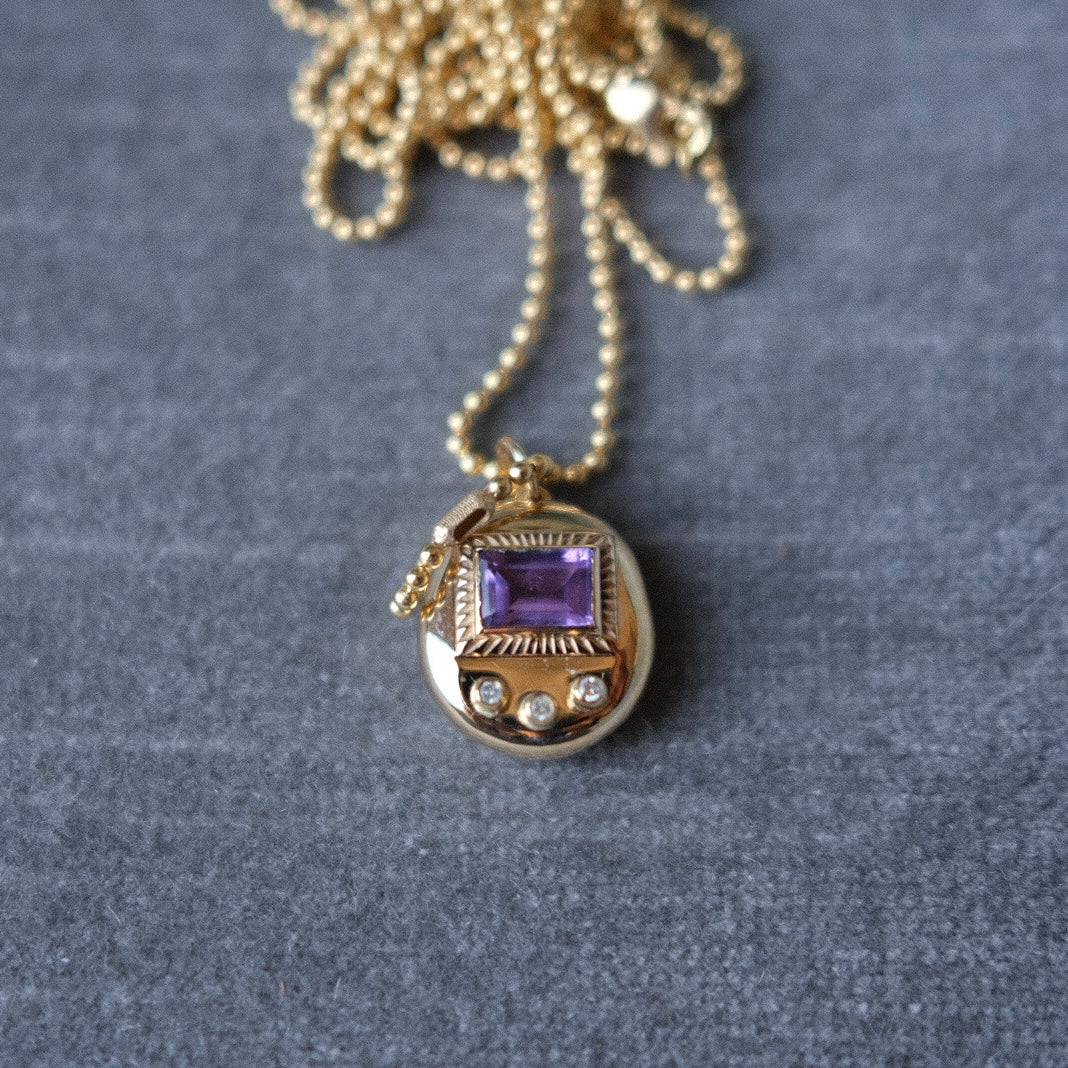 Original Mama Gemagotchi - Amethyst