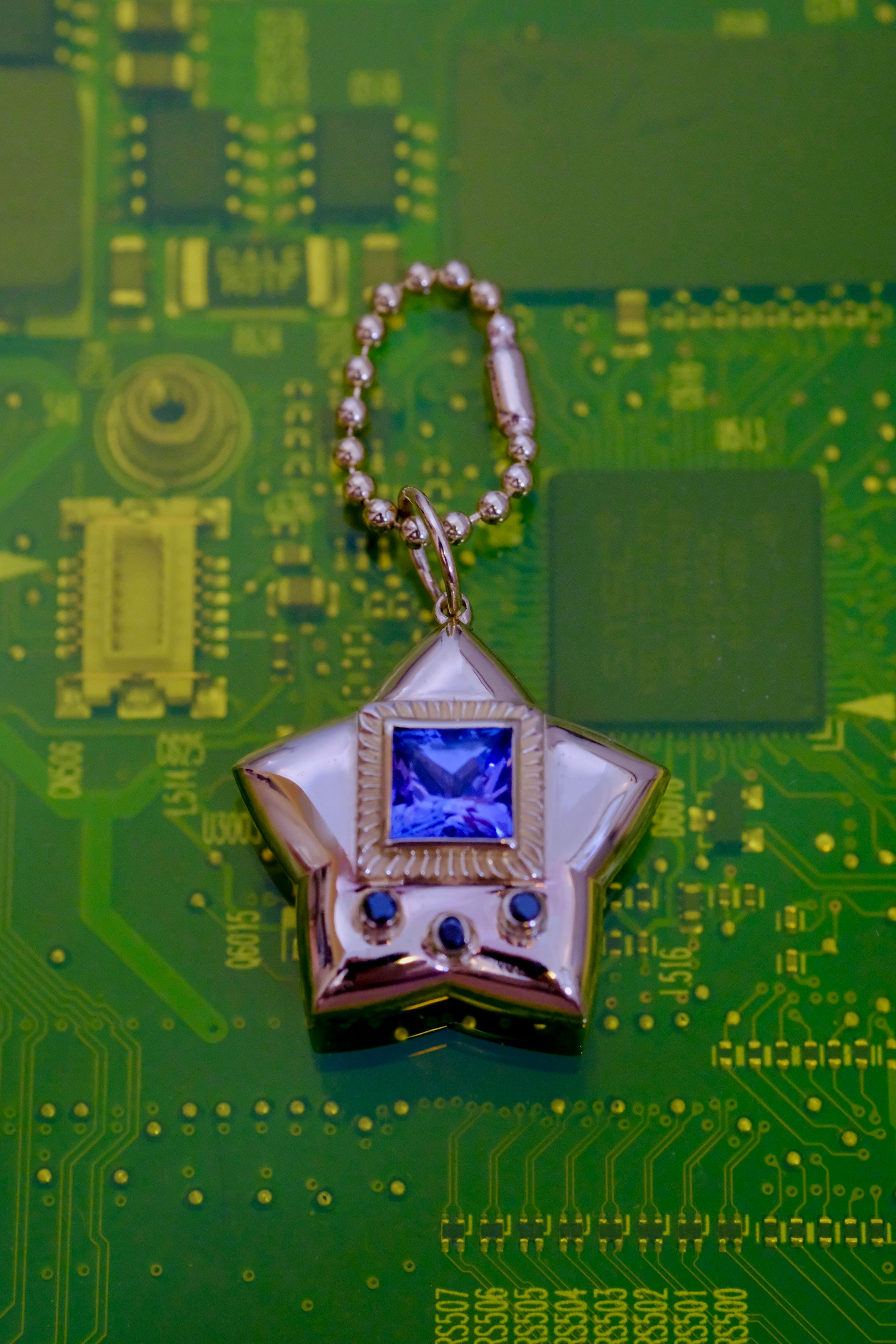 Mama Star Gemagotchi - PREORDER - SHIPS AROUND JULY 25th 2026