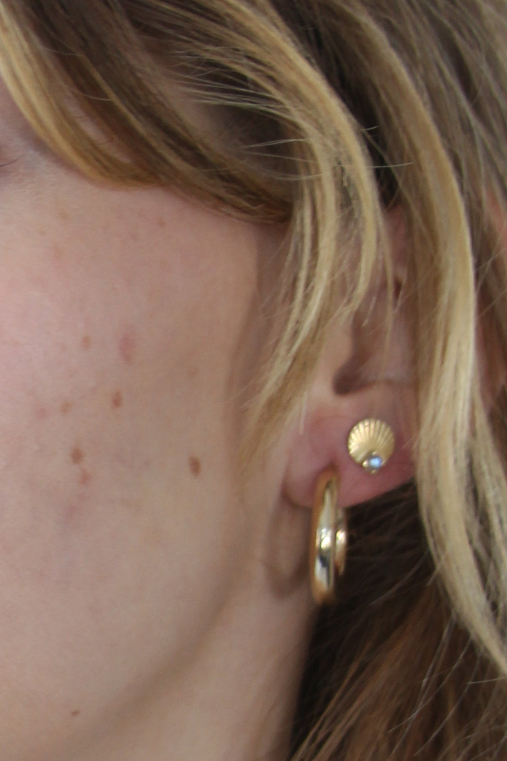 Moonstone Infinite Light Stud