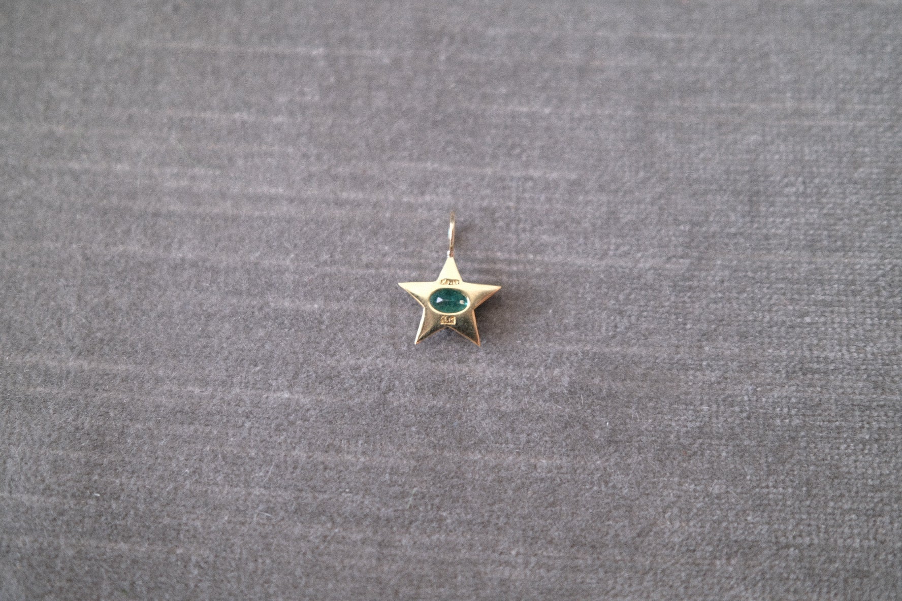 StarLight charm with Emerald 18k
