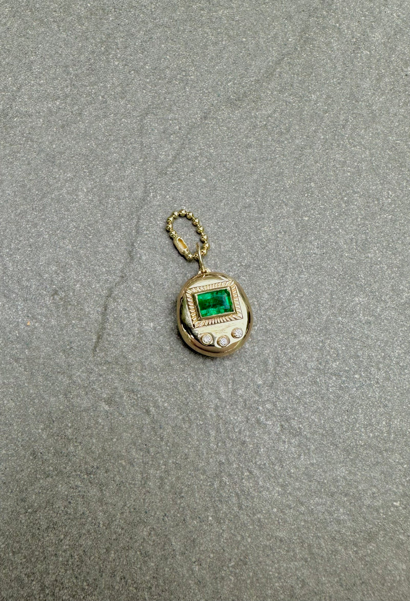 PREORDER approx ship 9/8/2024 Gemagotchi - Mama size - Emerald