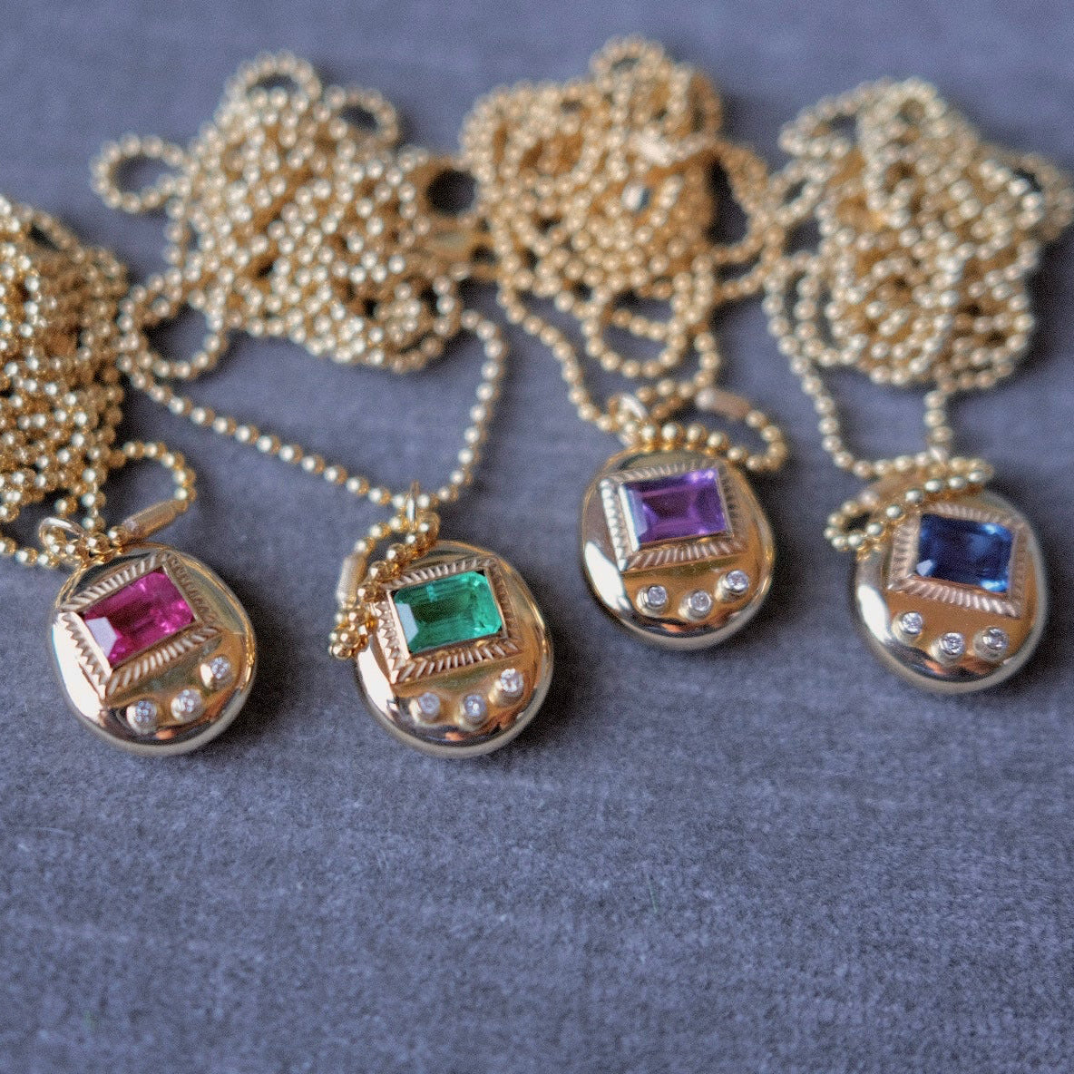 Original Mama Gemagotchi Necklace- Emerald Screen