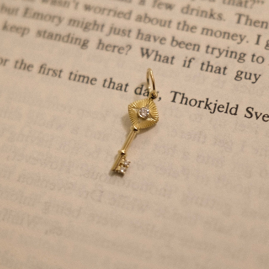 Day 6 - 12/6 1pm PST - GuidingLight Key Charm