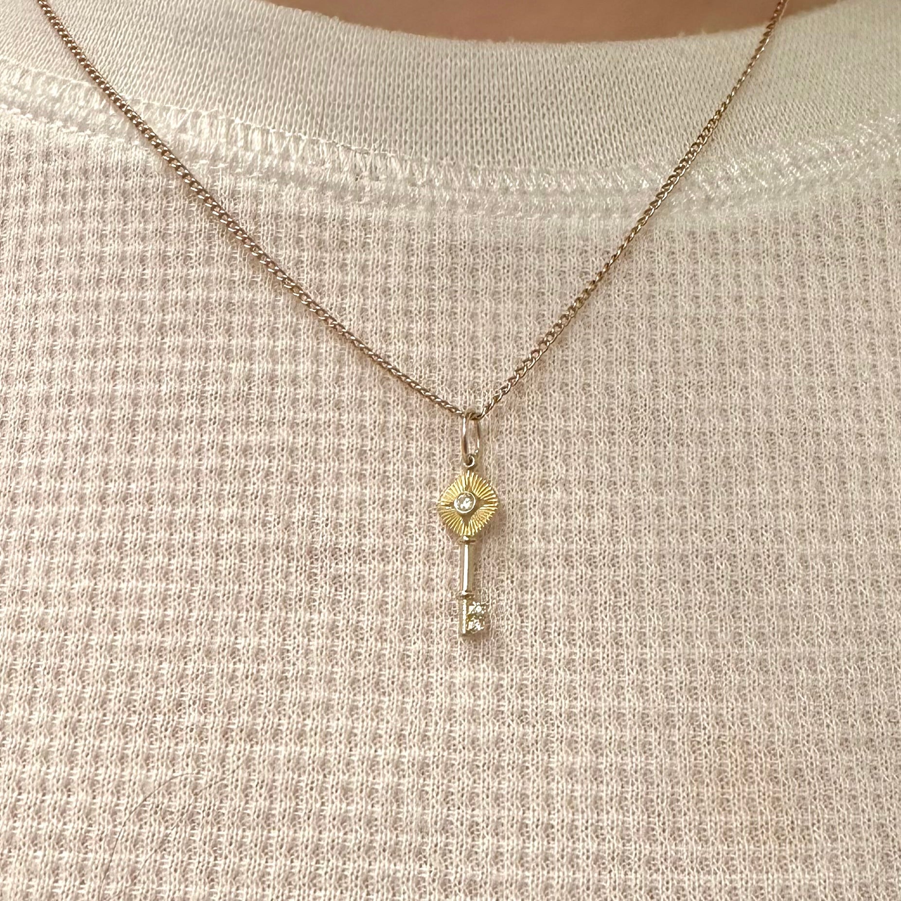 Day 6 - 12/6 1pm PST - GuidingLight Key Charm