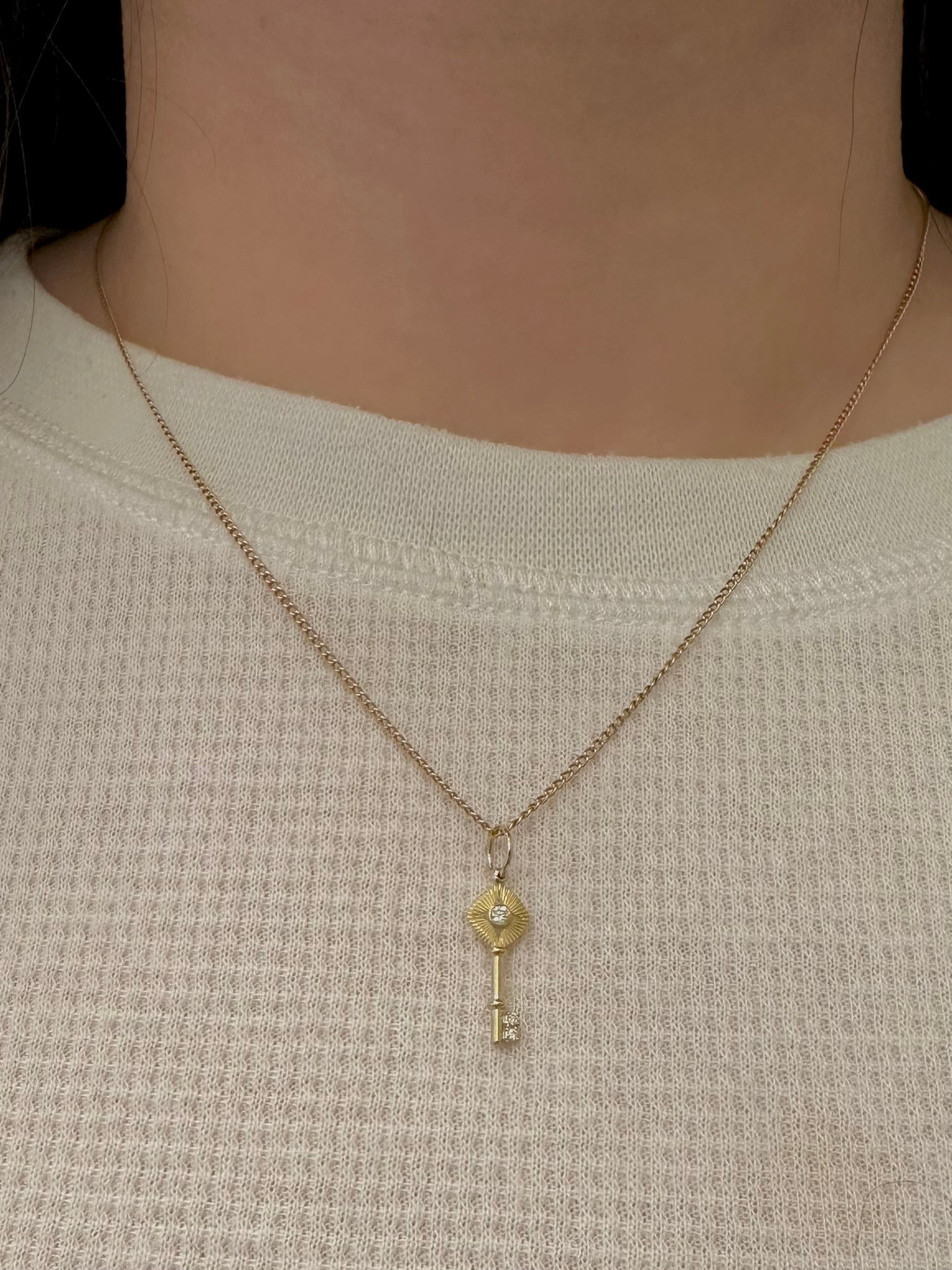 Day 6 - 12/6 1pm PST - GuidingLight Key Charm