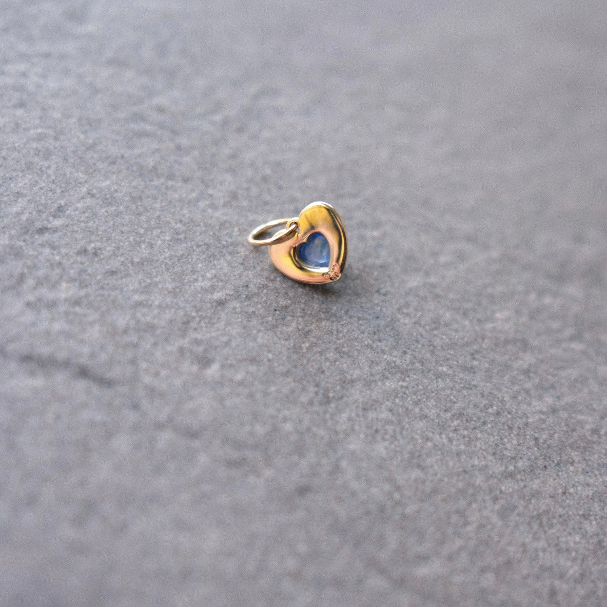 LoveLight with Heart Blue Sapphire Cabochon- Petite