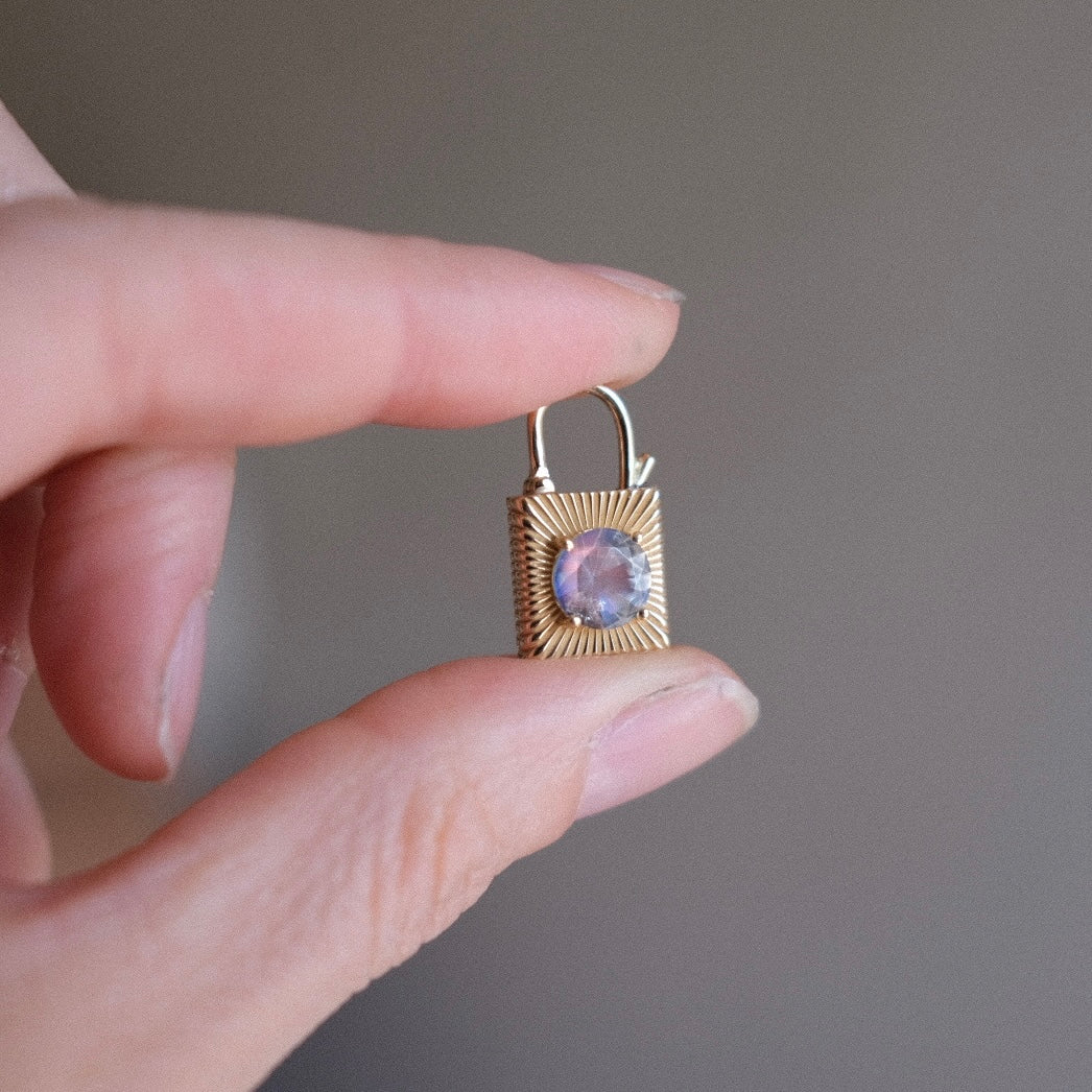 Lightlock with Moonstone