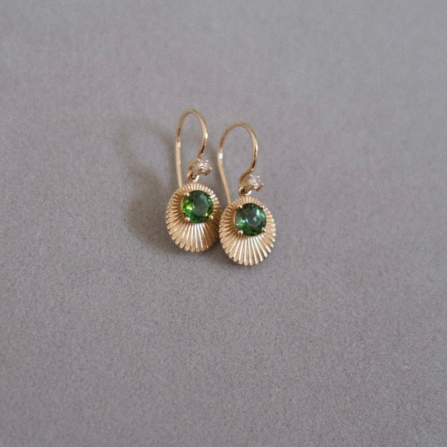 Joylight Earrings with Green Tourmaline and Diamond