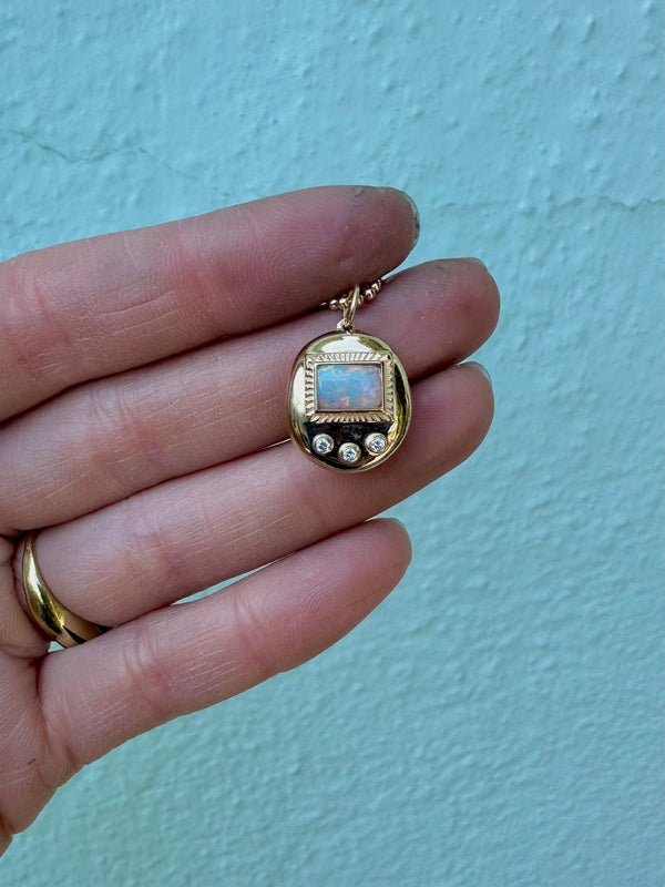 PREORDER APPROX SHIP 9/8/25 Gemagotchi - Mama size - Opal