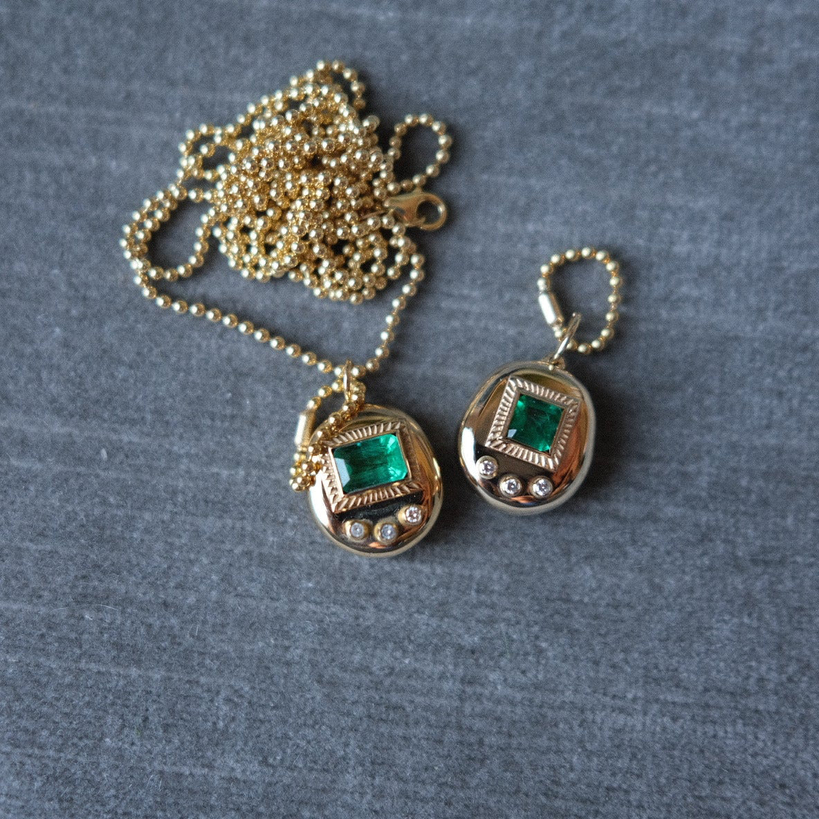 Original Mama Gemagotchi Necklace- Emerald Screen