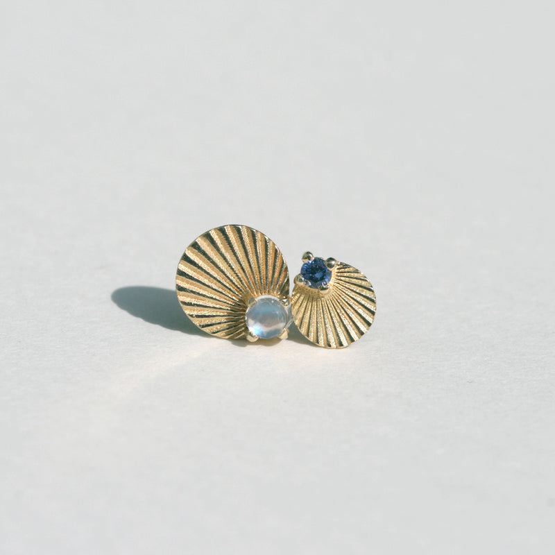 Moonstone Infinite Light Stud